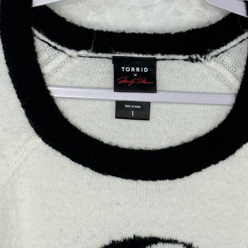 Torrid x Marilyn Monroe Graphic Sweater Black White Knit Pullover Women's Size 1 - Picture 2 of 5